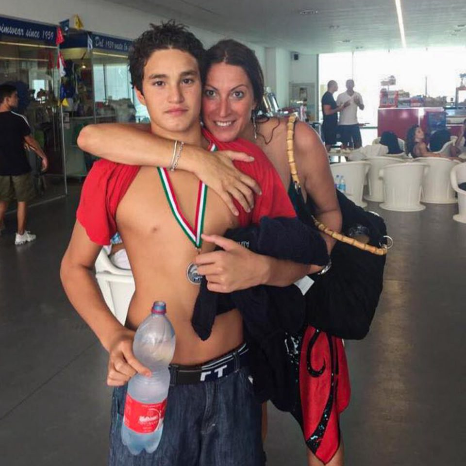 Francesco Condemi con la mamma, Milena Virzì, campionessa di pallanuoto con l'Orizzonte Catania e il Setterosa